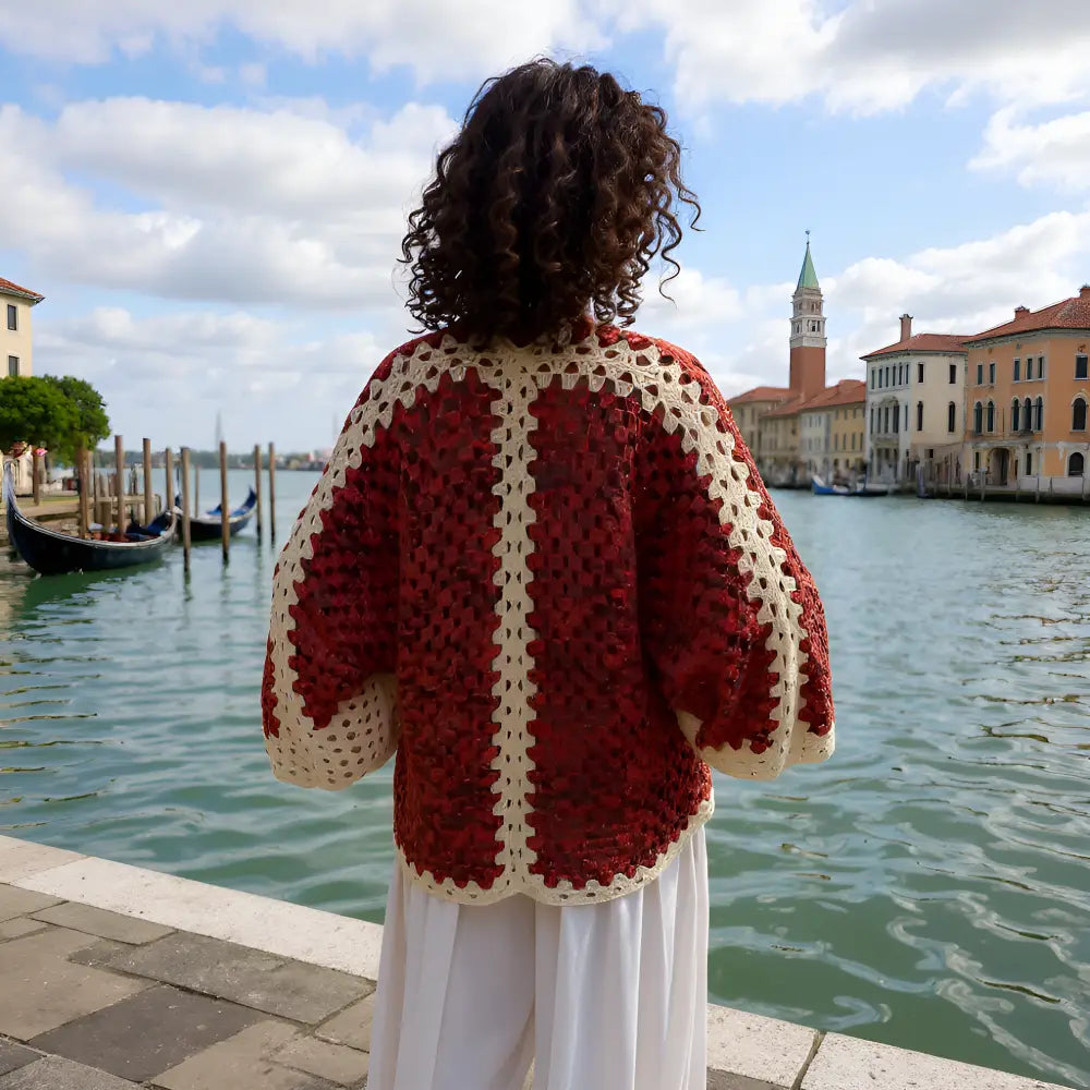Gilet Peppino de dos porté à Venise avec vue sur le campanile