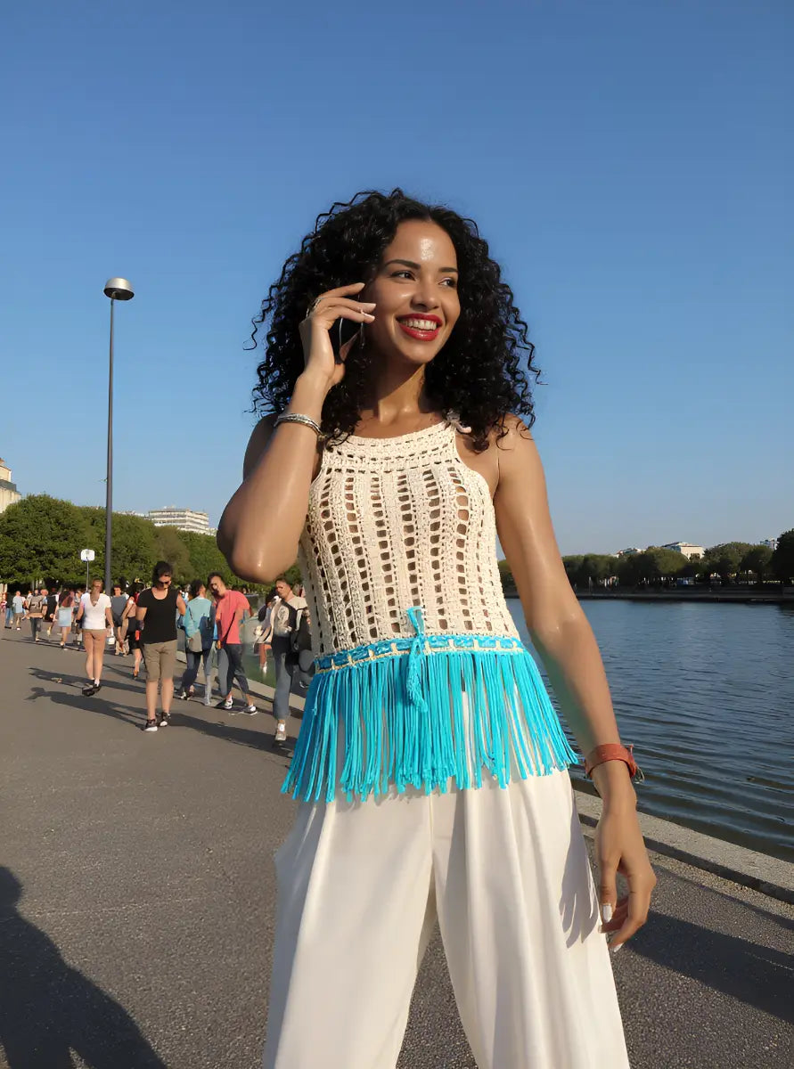 Haut au crochet Franginou - Vue de face sur une berge parisienne