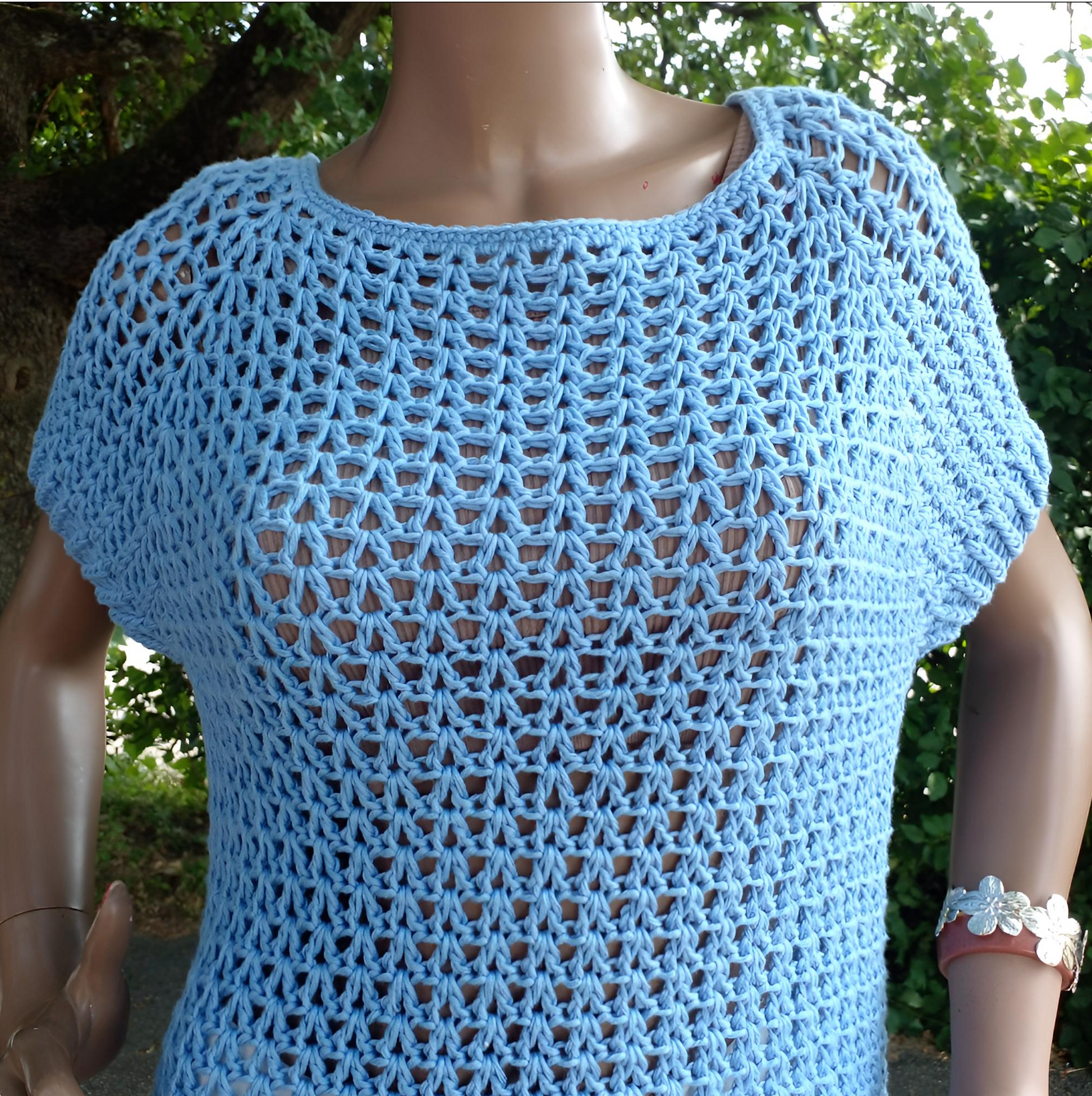 Pull au crochet Balearica de Cachalabibi -Vue complète de la pièce unique au crochet