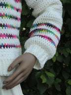 Pull au crochet fait main Madelina avec rayures multicolores