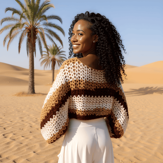 Pull au crochet MasaÏ de Cachalabibi - vue de dos d'une jeune femme de profil