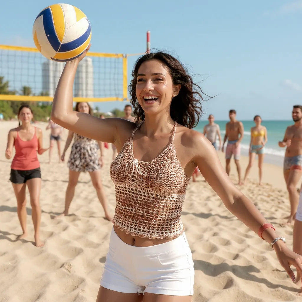 Top dos nu au crochet Caramello de Cachalabibi - vue de face au beach-volley à la plage