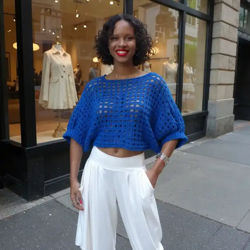 Pull au crochet Lazzuli de Cachalabibi - Vue de face portée, taille 36/38, mailles ajourées artisanales